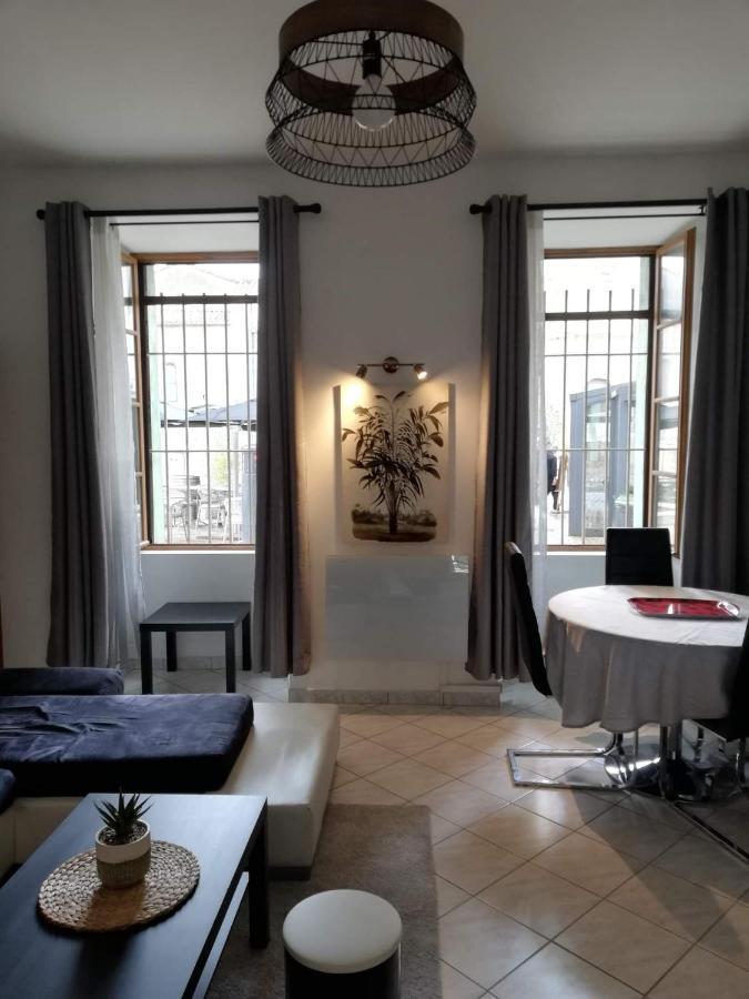 Orange: Appartement Pratique Et Idealement Place Orange  Luaran gambar