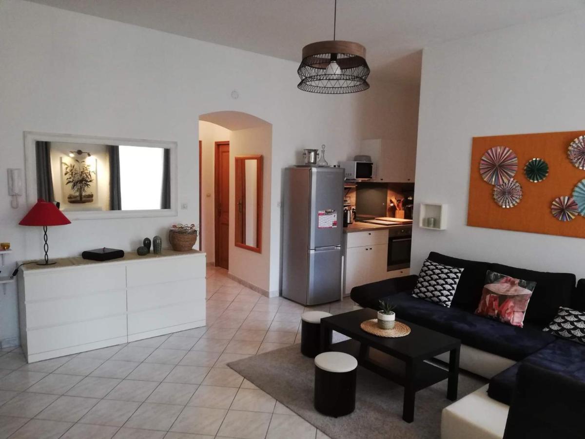 Orange: Appartement Pratique Et Idealement Place Orange  Luaran gambar