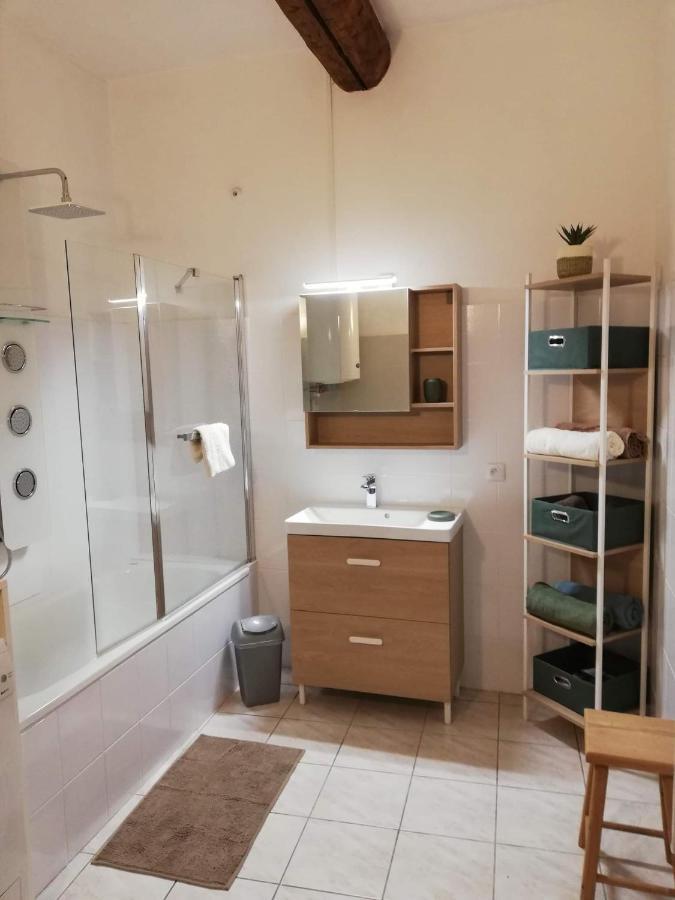 Orange: Appartement Pratique Et Idealement Place Orange  Luaran gambar