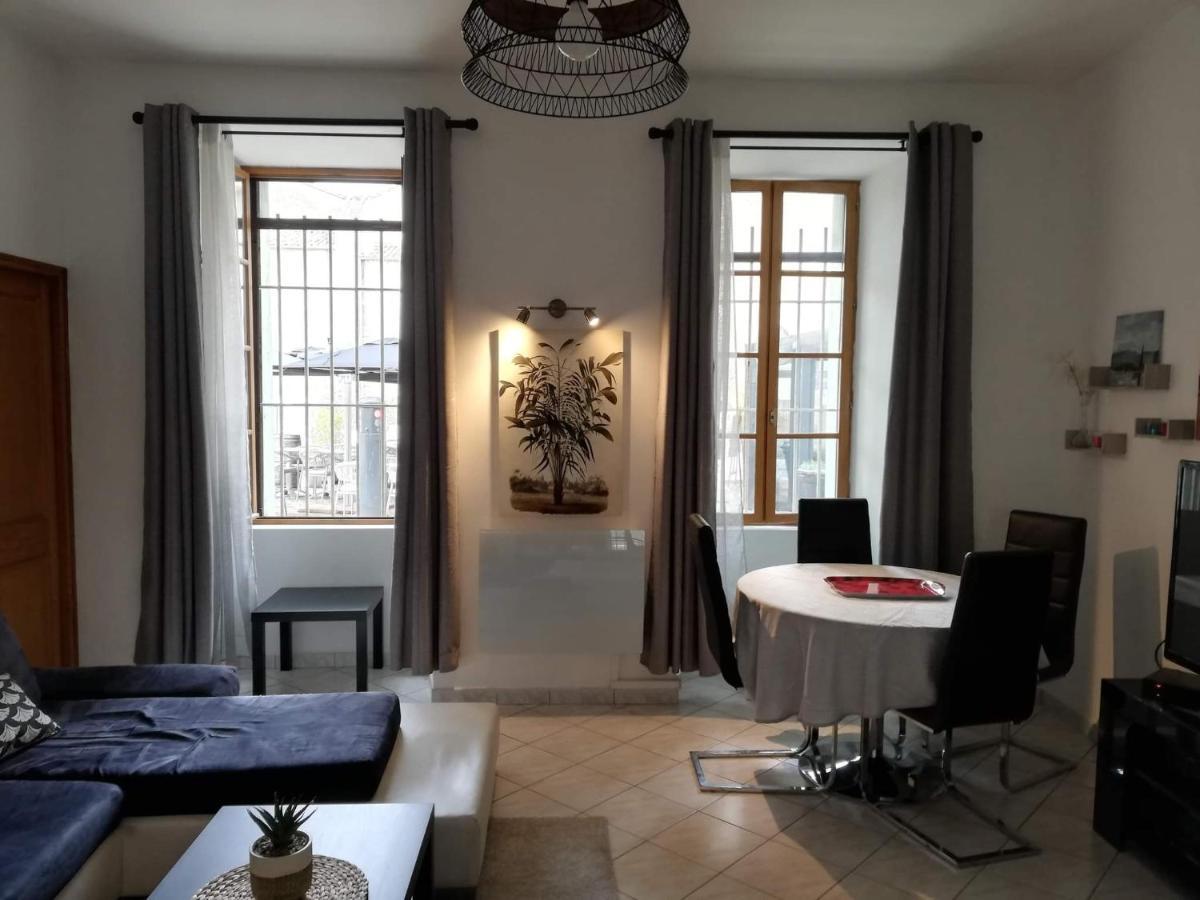 Orange: Appartement Pratique Et Idealement Place Orange  Luaran gambar