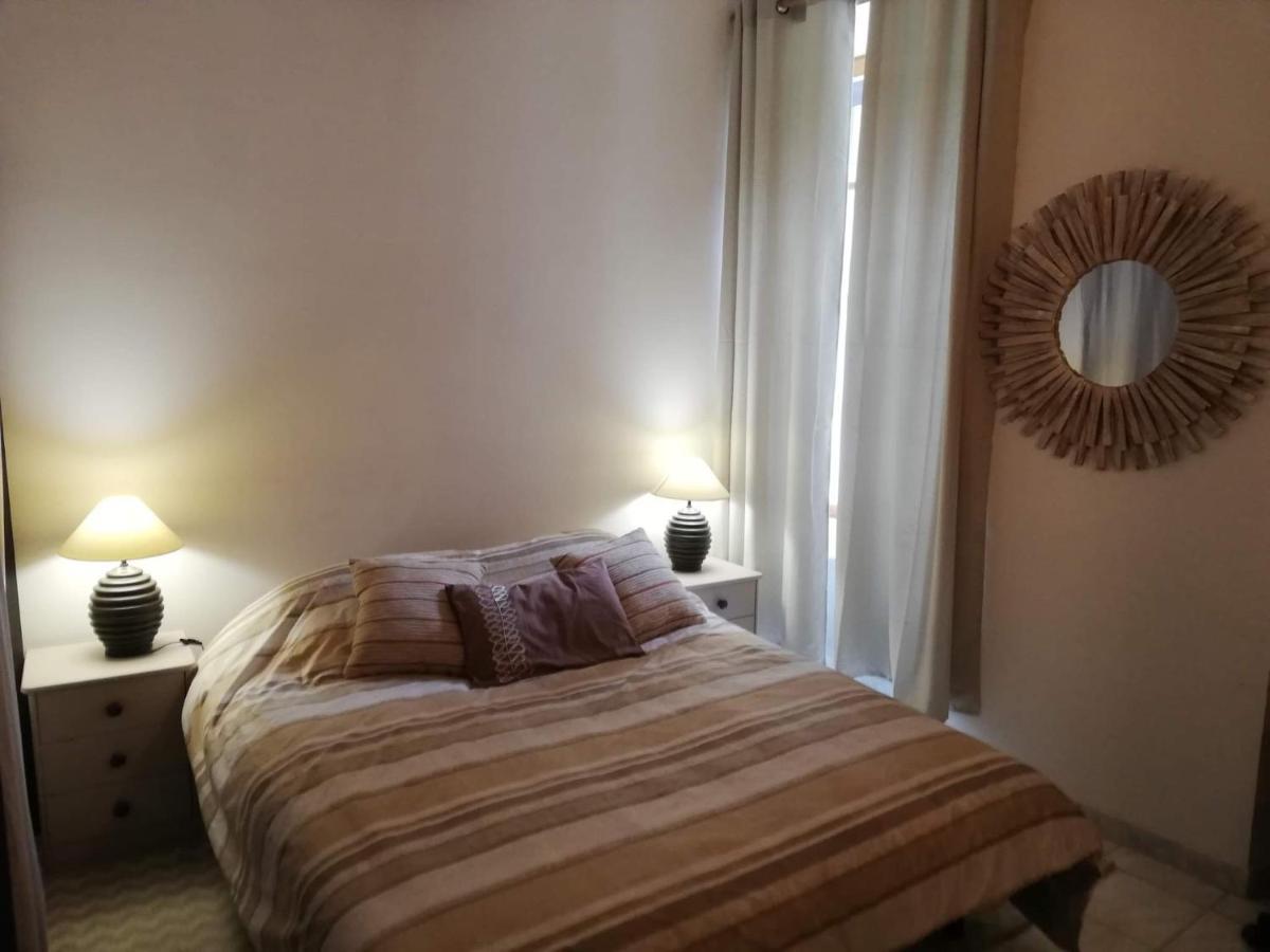 Orange: Appartement Pratique Et Idealement Place Orange  Luaran gambar