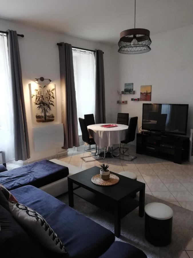 Orange: Appartement Pratique Et Idealement Place Orange  Luaran gambar