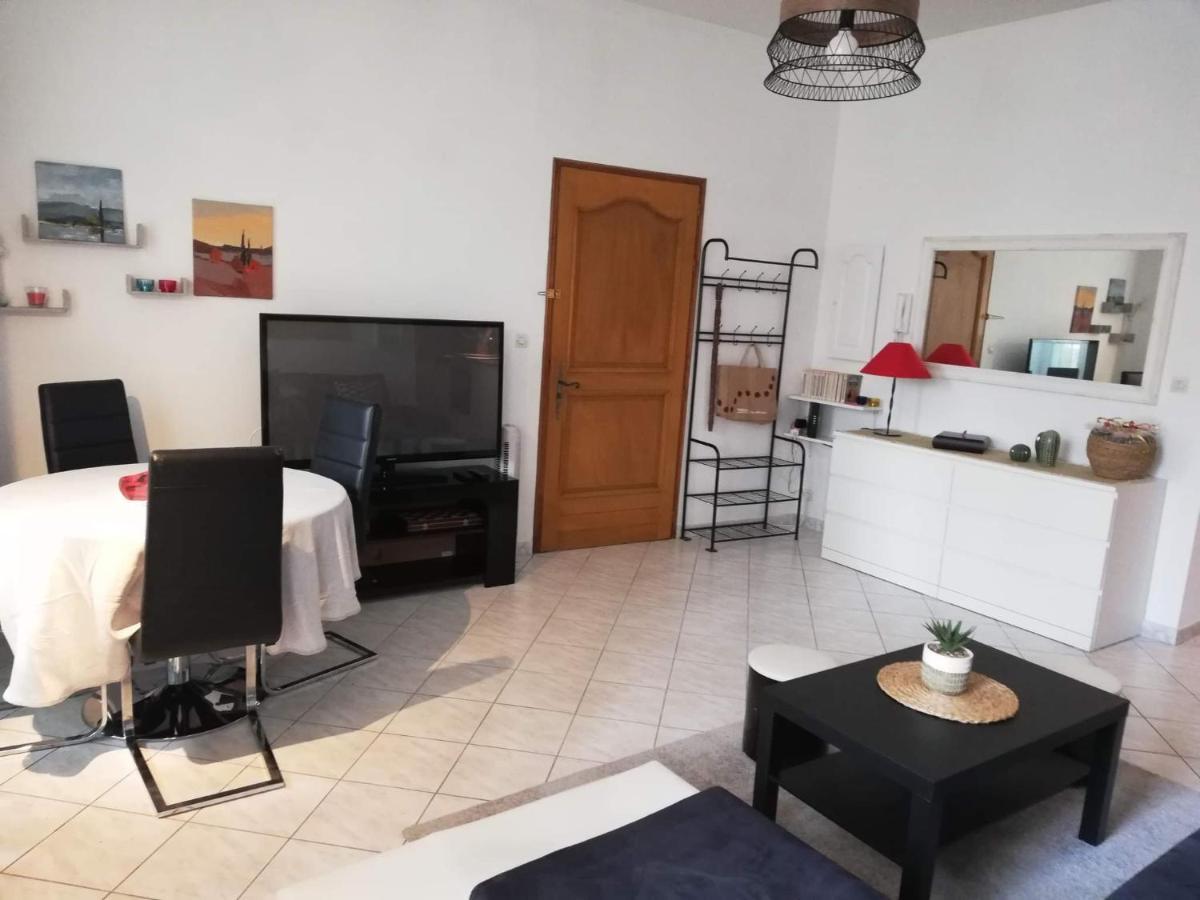 Orange: Appartement Pratique Et Idealement Place Orange  Luaran gambar